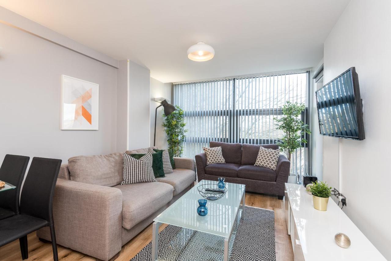 Daire Host & - Standish Street Living